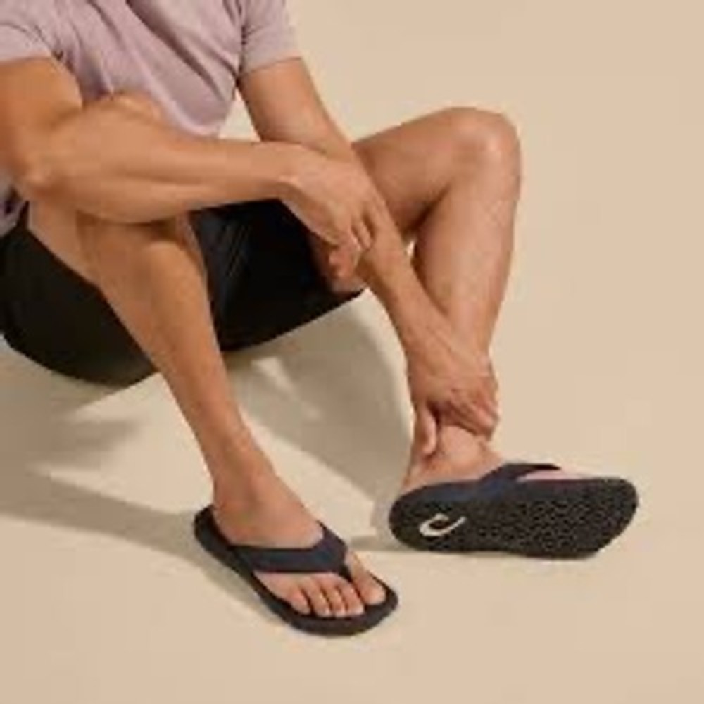Olukai Ohana Men 11 Dark Wood Clay Brown Flip Flop Sandals 10110A-4827